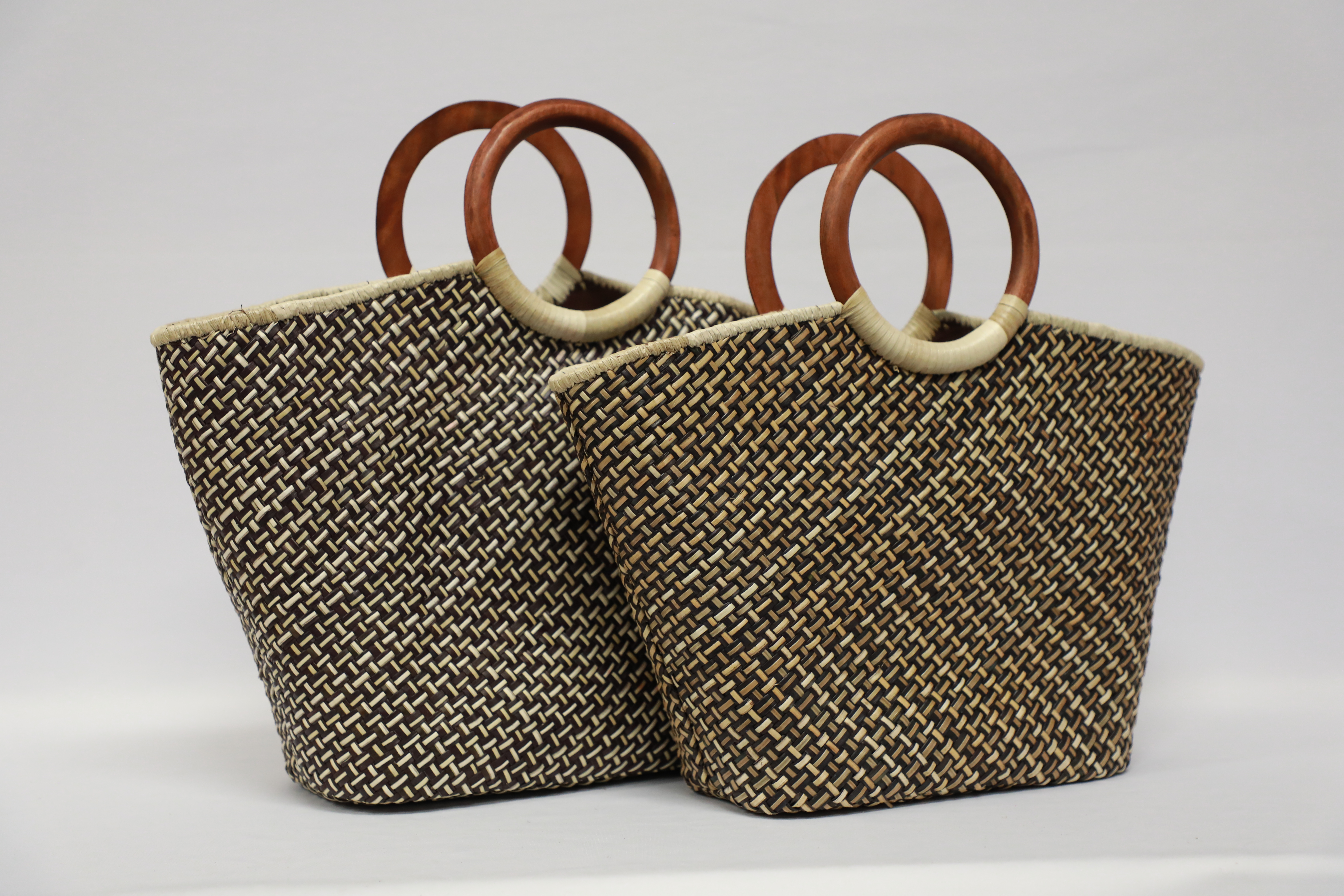 Lauhala S/2 Pail bag two-tone (L) 19x12x6 (M) 18x11x6